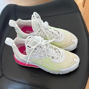 Nike White and Pink Sneakers air react 270